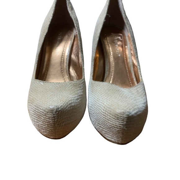 BCBGeneration Parade Penny Pump Platform Stilettos Nude Snakeskin Leather 6.5B - Picture 6 of 10